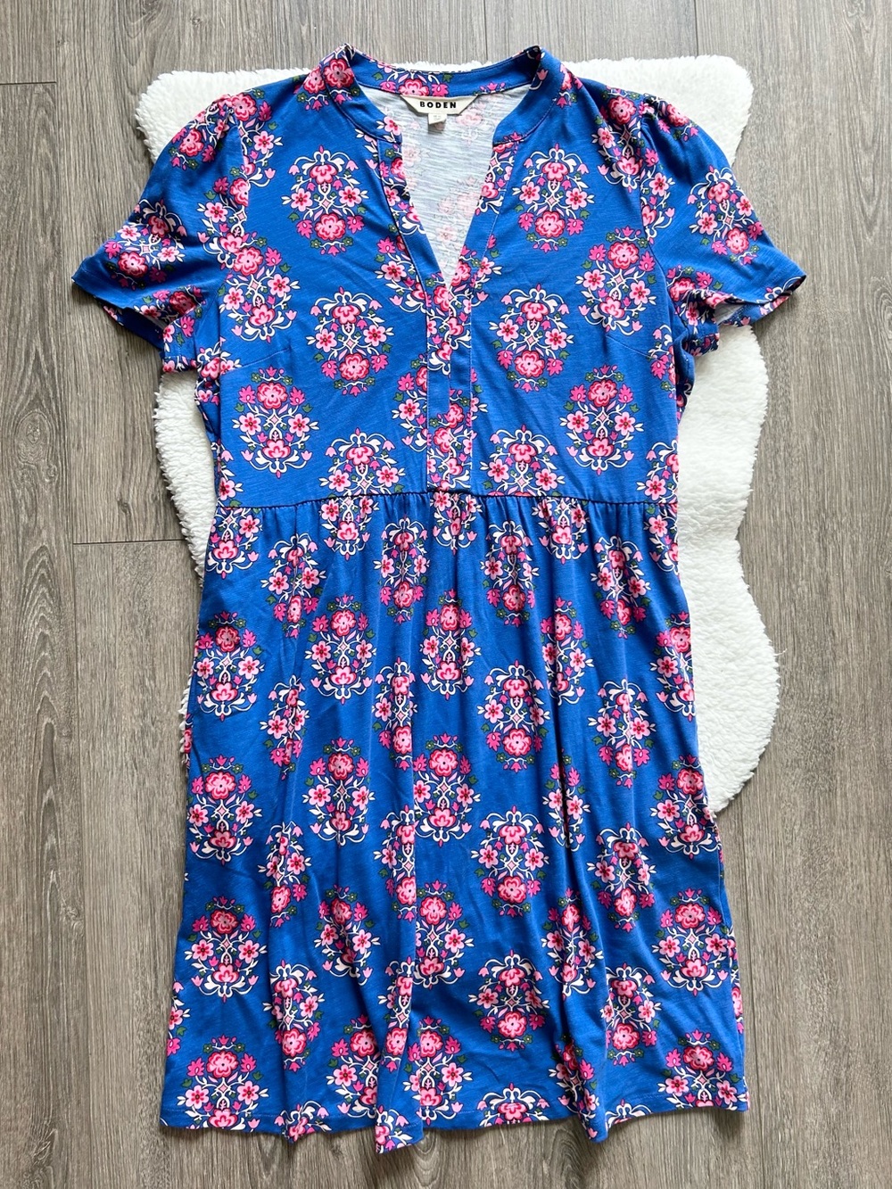 Boden Blue Floral Naomi V‑Neck Short Sleeve Dress